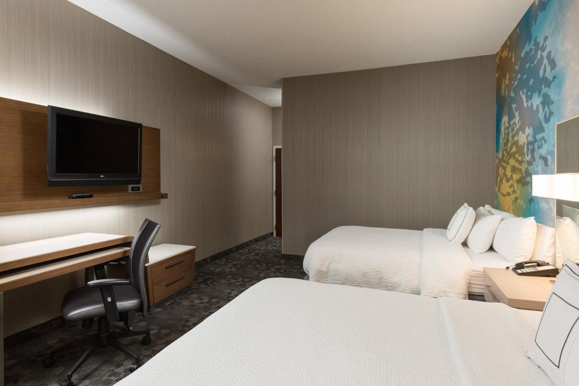 Courtyard Kansas City East/Блу Спрингс Екстериор снимка