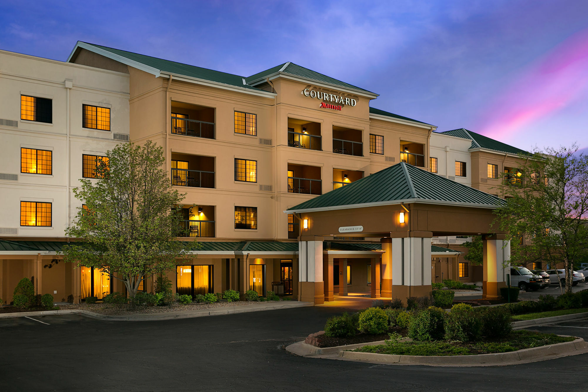 Courtyard Kansas City East/Блу Спрингс Екстериор снимка